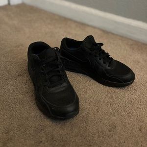 BRAND NEW NIKE AIR MAX